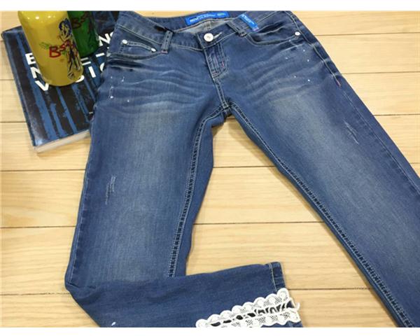 【小魔鱼】女士时尚牛仔裤绣花八分裤317591
